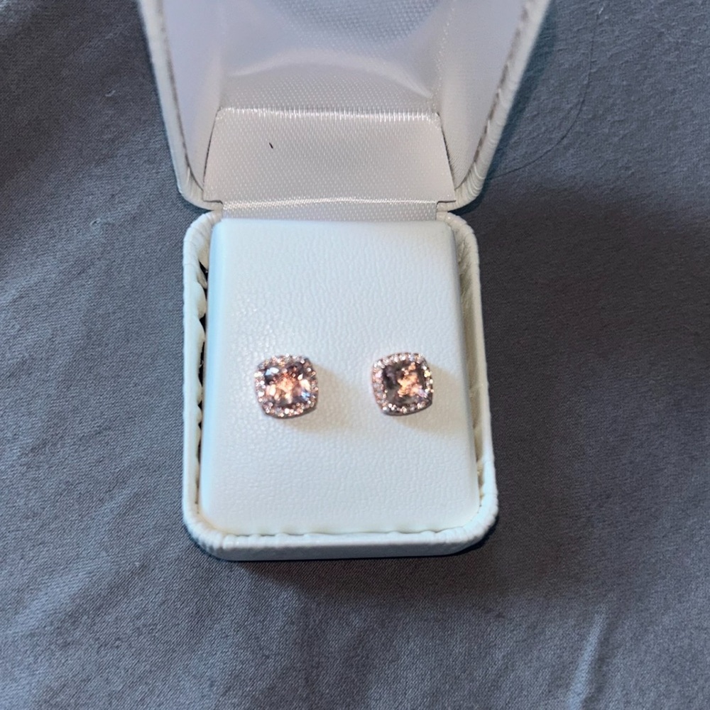 SPARKLY Cushion Cut 2.50 ct pink Morganite Stud Earrings 14kt Rose Gold